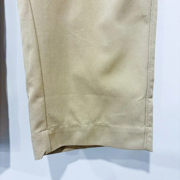 TAIL WHITE LABEL – Beige golf capri pants | Tan stretch comfort • - Picture 8 of 9